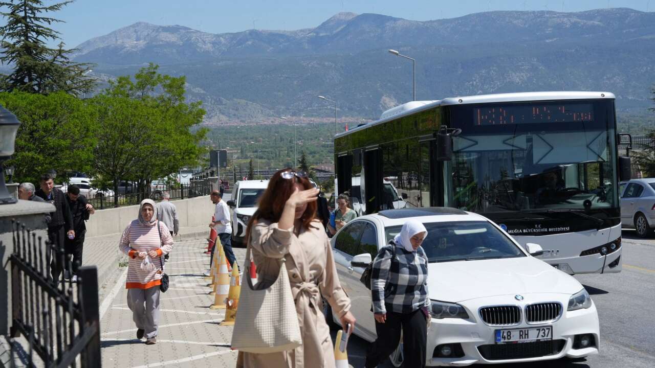 Muğla Eğitim Araştırma Hastanesinde Yaşlı ve Engelli Hastalara VİP Ulaşım Hizmeti 1